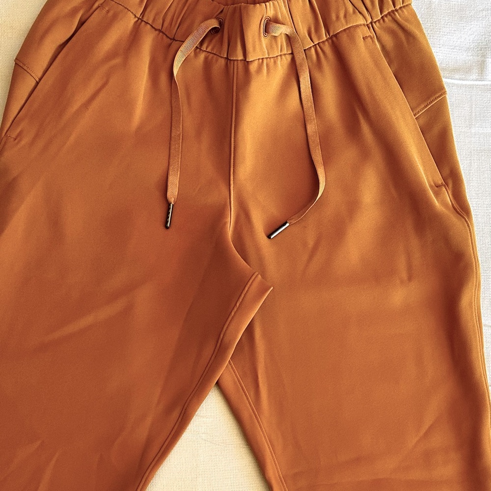 Lululemon On the Fly Woven Pants Mustard Size 4